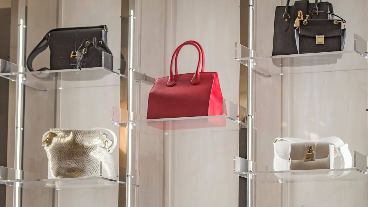 luxury-retail-purse-display