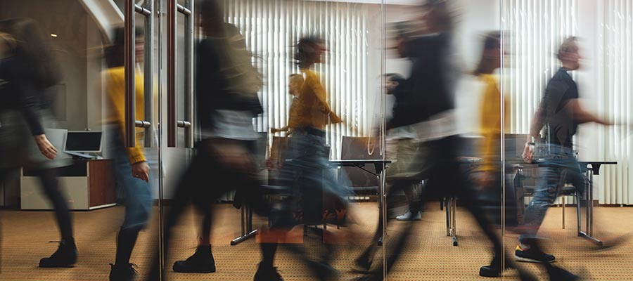 walking-office-blur-6col