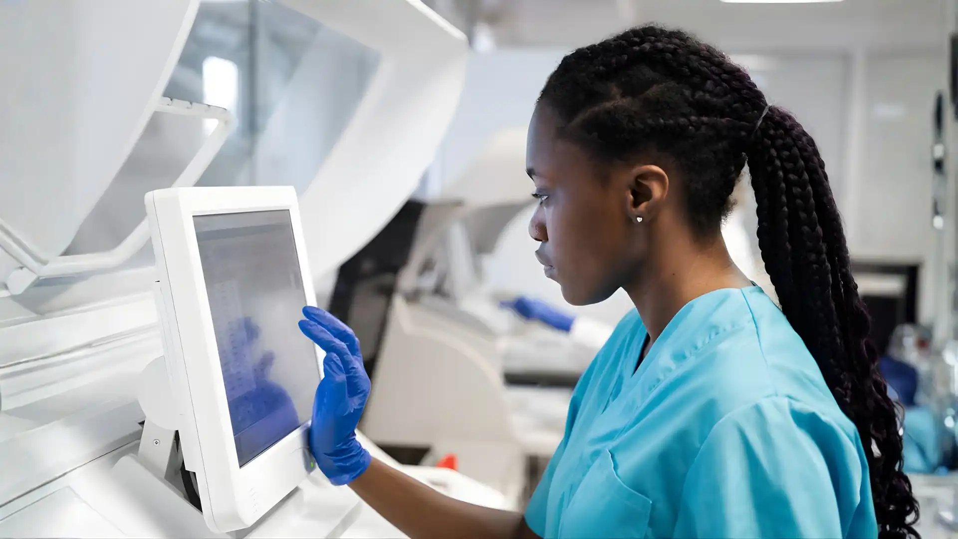 doctor performing medical research in lab