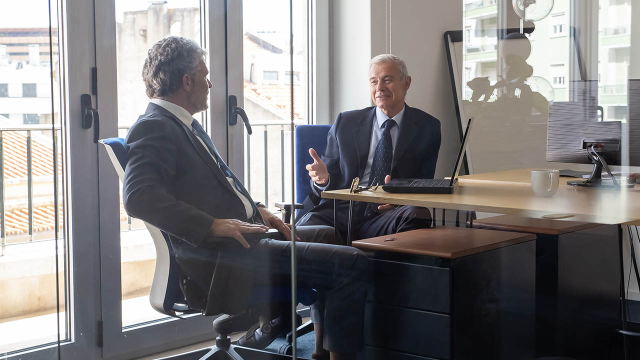 finance-mature-business-partners-meeting-office-sitting-workplace-with-laptop-talking-view-through-glass-wall-business-portrait-concept finance-mature-business-partners-meeting-office-sitting-workplace-with-laptop-talking-view-through-glass-wall-business-portrait-concept