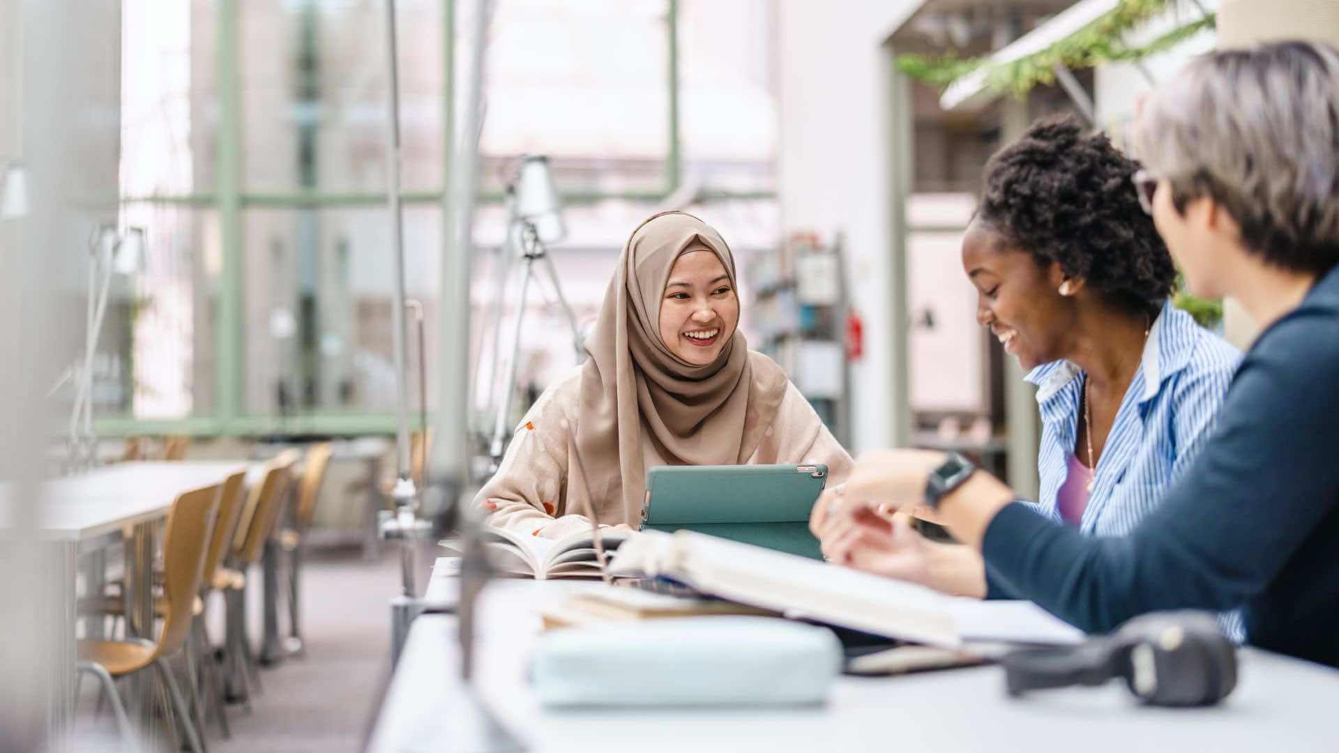 Standarder och certifiering för offentlig tjänstetolkning